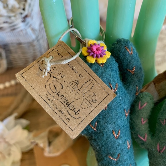 Pair of Cactus Keychains 🌵 - Picture 3 of 7